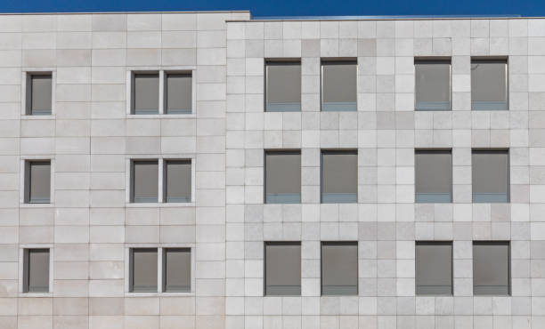 تصویر 3 از سنگ تراورتن نمای ماندگار ساختمان ارزشمند