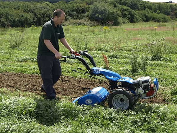 تصویر 1 از تراکتور دوچرخ فراری موتور دیزلی با گشتاور بالا