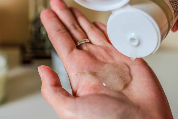 شامپو ضد شوره مناسب پوست سر حساس