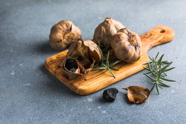 سیر سیاه تازه مانده ماندگاری بالا طعم شیرین