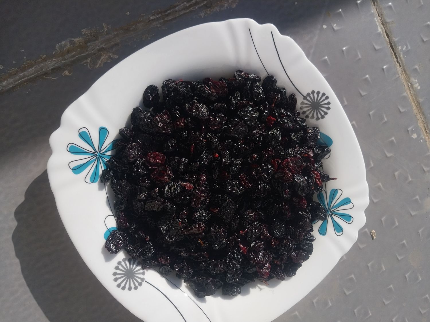 انگورسیاه  خشک شده ‌+ قیمت باور نکردنی