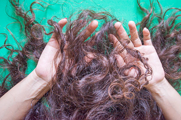 شامپو تغذیه کننده ریشه موهای شکننده