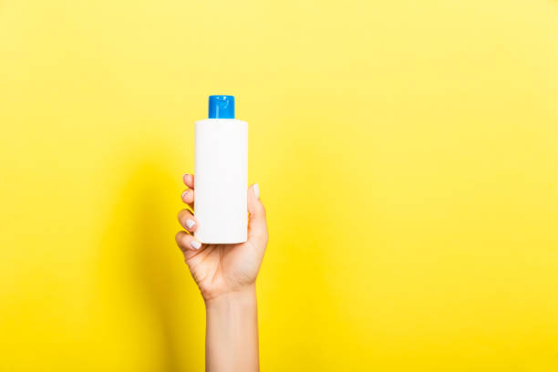 تصویر 1 از شامپو ترمیم کننده و بازسازی کننده موهای آسیب شدید