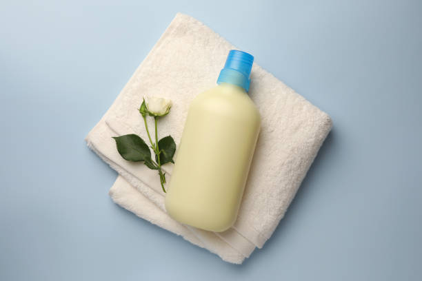 شامپو آبرسان سبک برای موهای خشک و کم آب