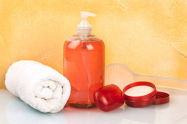 تصویر 1 از شامپو تغذیه کننده ملایم برای موهای خشک و شکننده