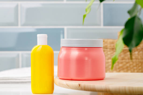 شامپو تغذیه کننده ملایم برای موهای خشک و شکننده