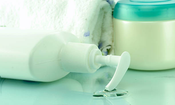 تصویر 3 از شامپو حجم دهنده طبیعی برای موهای لخت و صاف