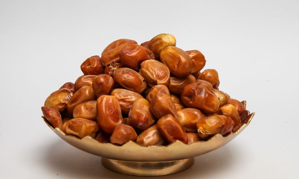 خرما زاهدی بندرعباس ترد و خوش طعم با کیفیت