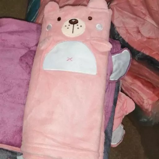 تصویر 3 از حوله حمام عروسکی طراحی دوست داشتنی و نرمی دلپذیر برای لحظه های شاد