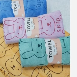 تصویر 2 از حوله حمام عروسکی طراحی دوست داشتنی و نرمی دلپذیر برای لحظه های شاد