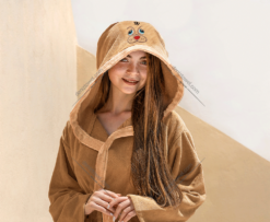 تصویر 1 از حوله حمام عروسکی طراحی دوست داشتنی و نرمی دلپذیر برای لحظه های شاد