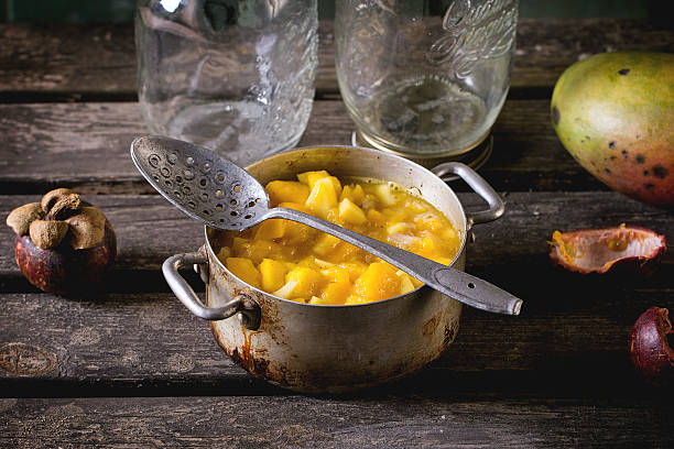 انواع کمپوت میوه های استوایی کاستا درجه یک