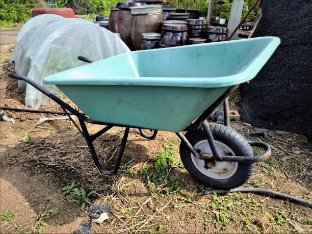 تصویر 1 از فرغون تک پرس سبک و کاربری ساده برای حمل بارهای متوسط