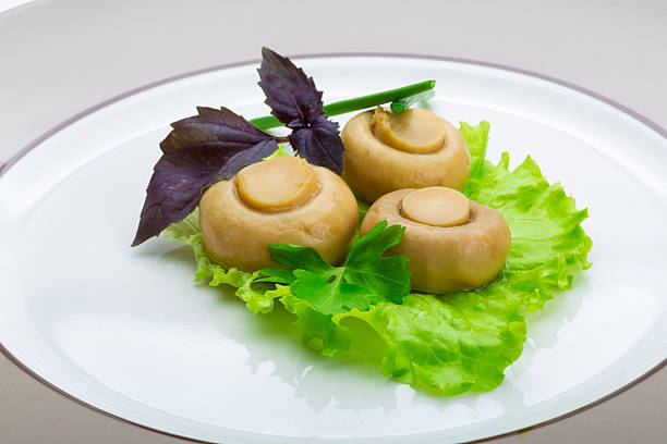 قارچ دکمه ای درشت ویژه طبخ رستورانی