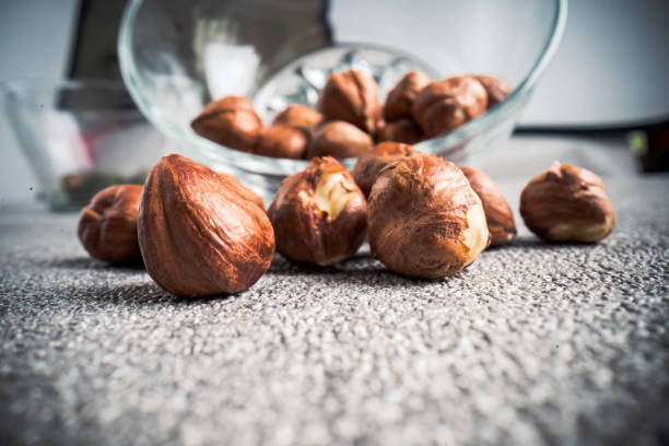 تصویر 1 از فندق بوداده طلایی ترد با عطر طبیعی قوی