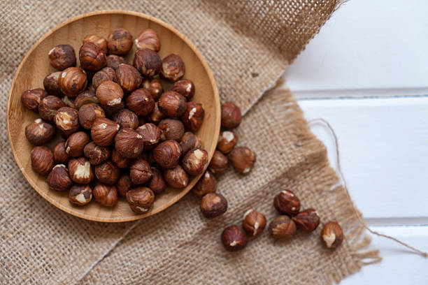 تصویر 4 از فندق بوداده طلایی ترد با عطر طبیعی قوی