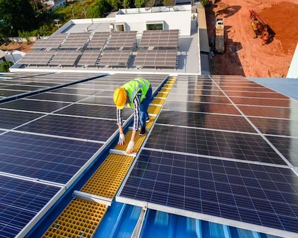 تصویر 1 از پنل خورشیدی عایق رطوبتی با عملکرد استثنایی