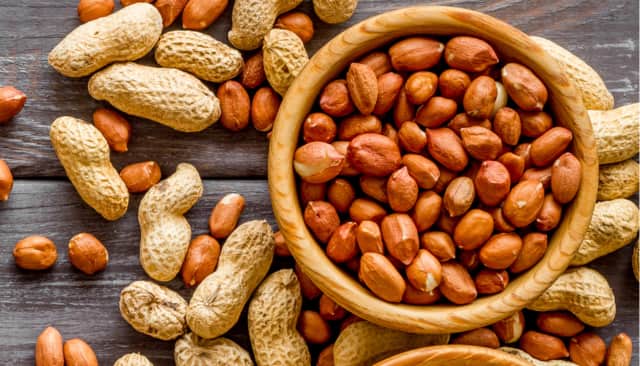 تصویر 1 از قیمت بادام زمینی روکش دار مزمز + خرید باور نکردنی