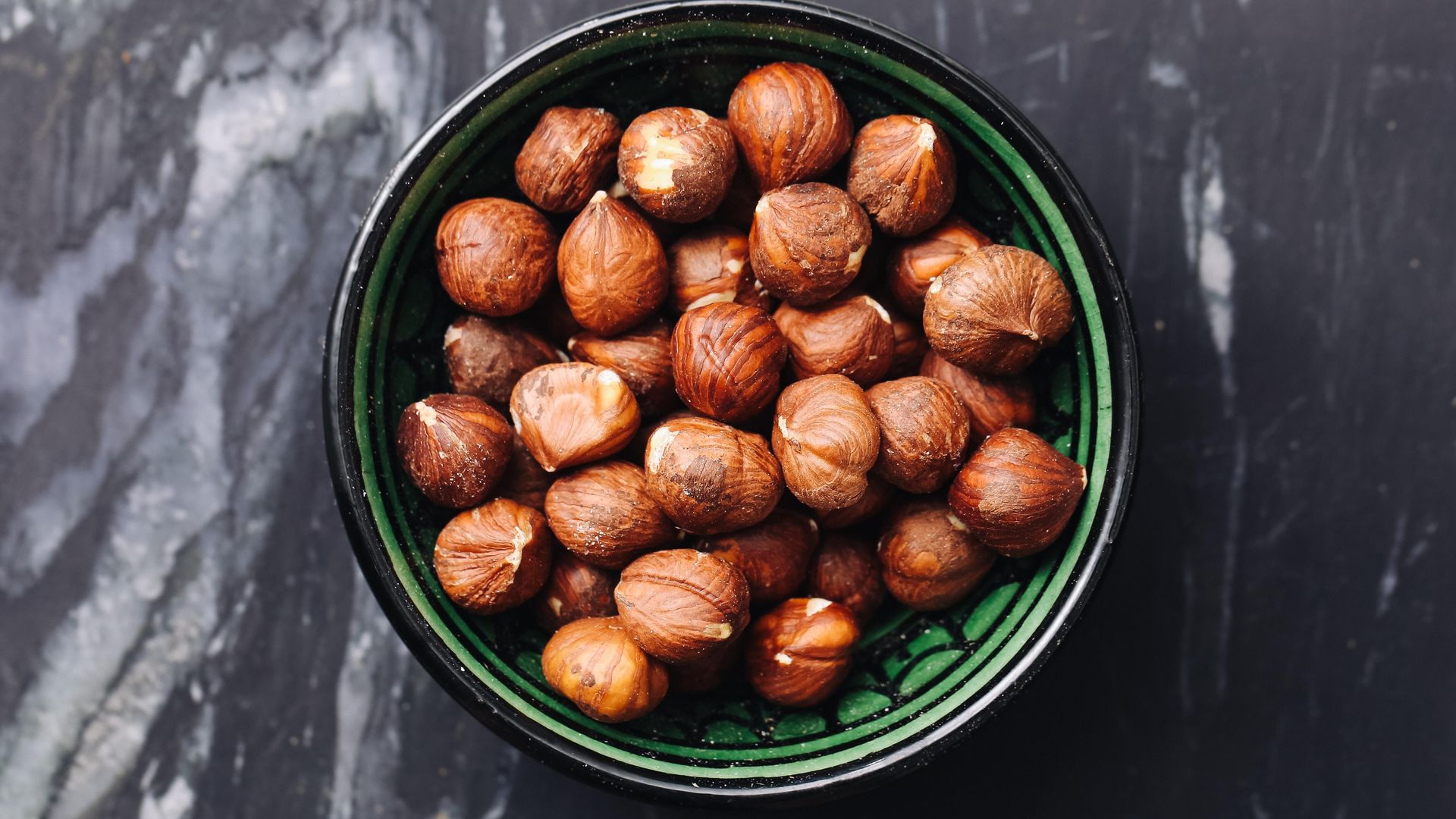 تصویر 1 از فندق درشت خوشمزه در اندازه های مختلف