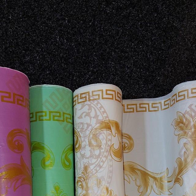 تصویر 2 از سفره یکبار مصرف با عرض بزرگ مناسب میز های چند نفره