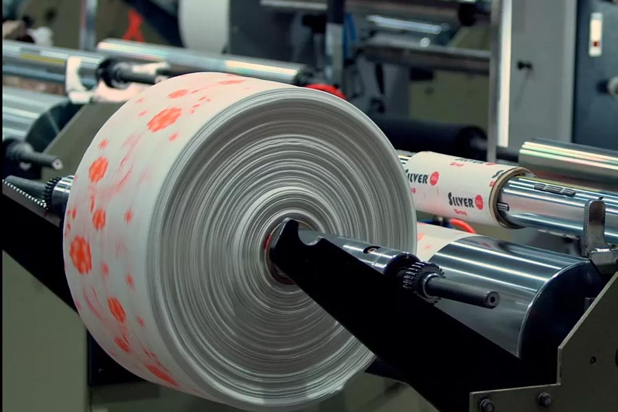 تصویر 4 از سفره یکبار مصرف مات زیبا مناسب چیدمان ساده و کلاسیک