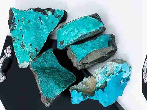 تصویر 4 از سنگ فیروزه اصل در ابعاد مختلف مناسب ساخت انگشتر و گردنبند