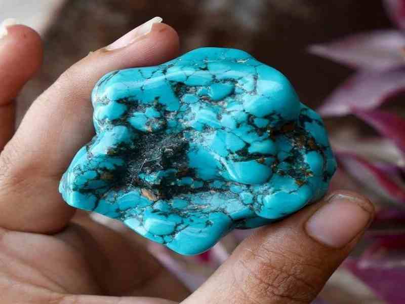 سنگ فیروزه خالص وزیبا با ظاهر جذاب مناسب زیور آلات