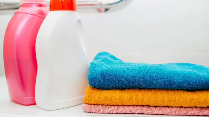 تصویر 4 از مایع لباسشویی سفید کننده قوی + بدون آسیب به بافت پارچه