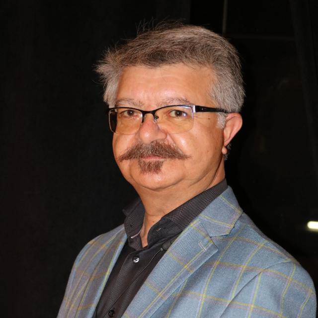 همایون انوشیروان