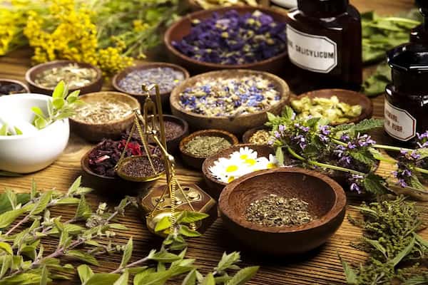 خرید باورنکردنی عرق چهل گیاه