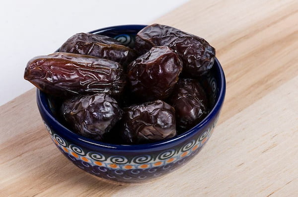 خرما مضافتی روستا تازه و خوش‌ طعم مناسب مصرف روزانه و پذیرایی