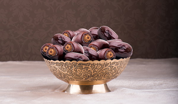 خرما مضافتی خشک تازه و خوش طعم برای پذیرایی رسمی و مراسم ویژه