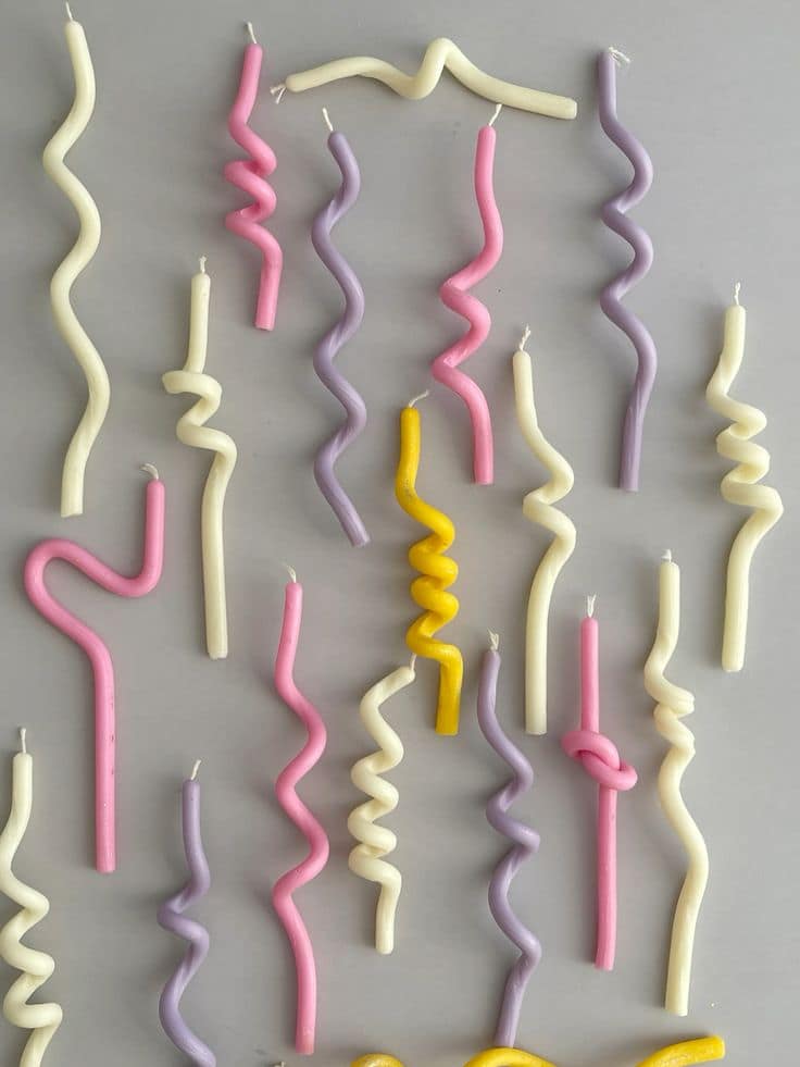 تصویر 2 از شمع صورتی زیبا با طراحی دلنشین مناسب جشن‌ها و دکوراسیون